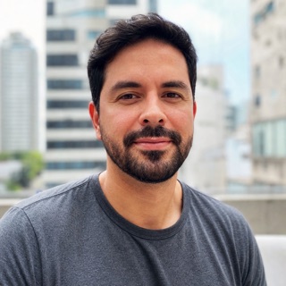 Paulo, 47